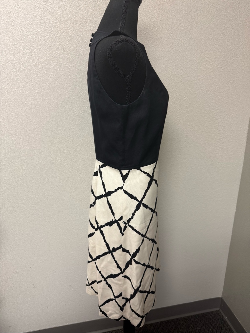 Ann Taylor Colorblock Sheath Dress Black Cream Windowpane Career Size 4 Chic - Picture 8 of 11